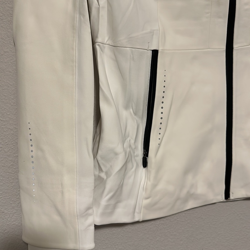 Lululemon chill jacket - Picture 10 of 11